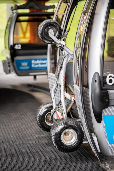 Das Mountaincart ist sicher in der Aufnahme verstaut.